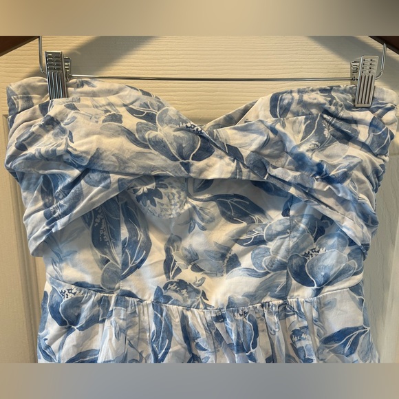 White House Black Market Strapless Dress - Picture 3 of 5